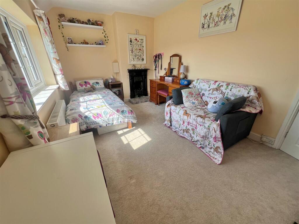 Bedroom 2.jpg
