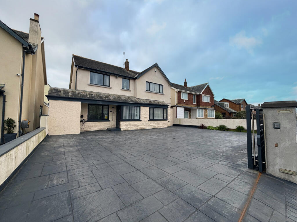 Clifton Drive,  South Shore, FY4