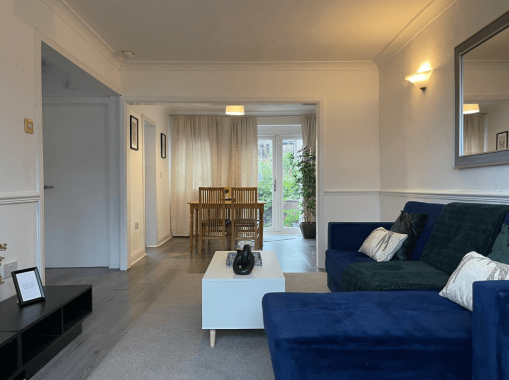Godolphin Rd, London W12 8JF, UK