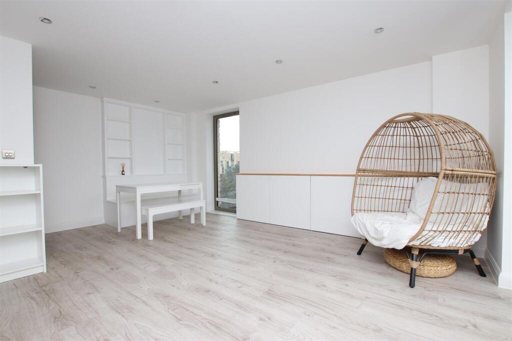 Reception room.JPG