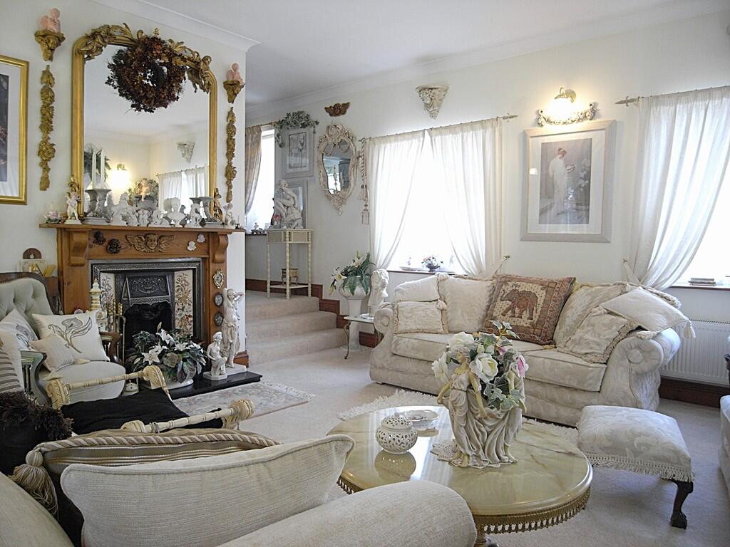 Drawing Room to f...