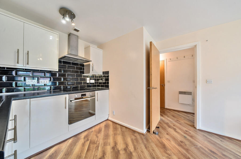 1318965-11-6874f0...