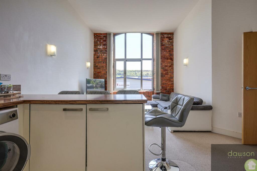 Lounge/Kitchen