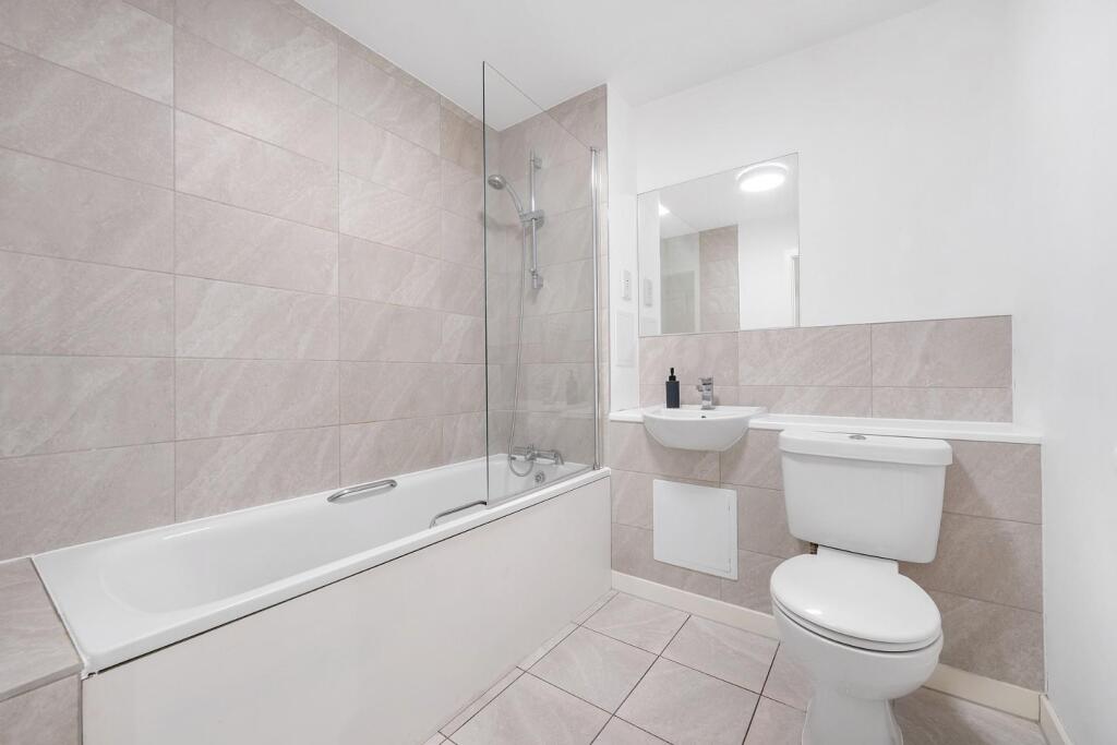 Bathroom.JPG