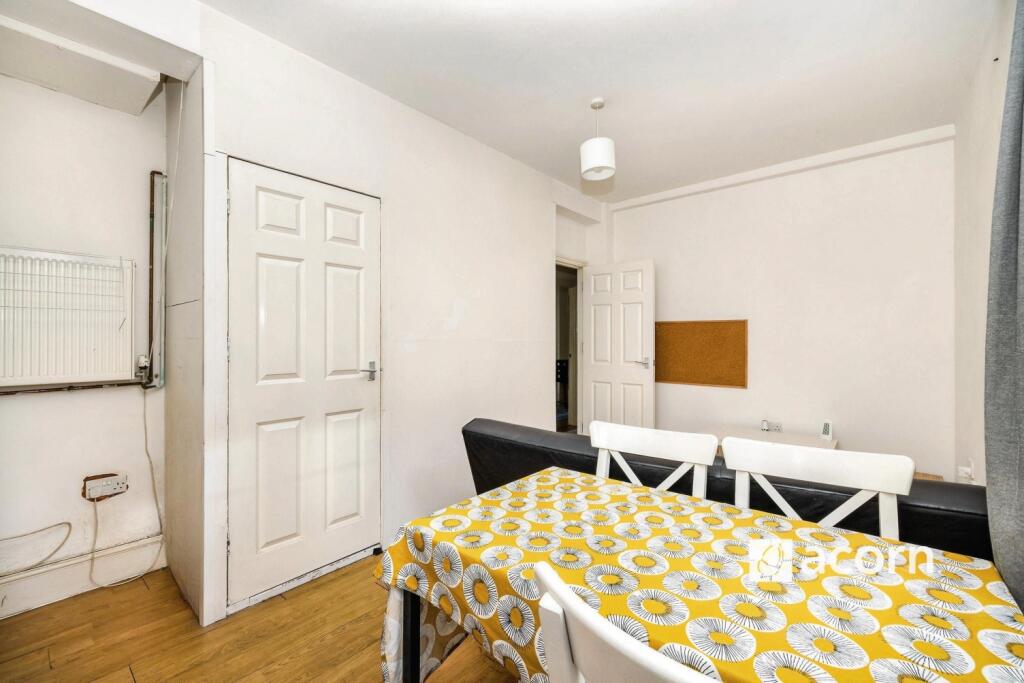 Living Room (2)