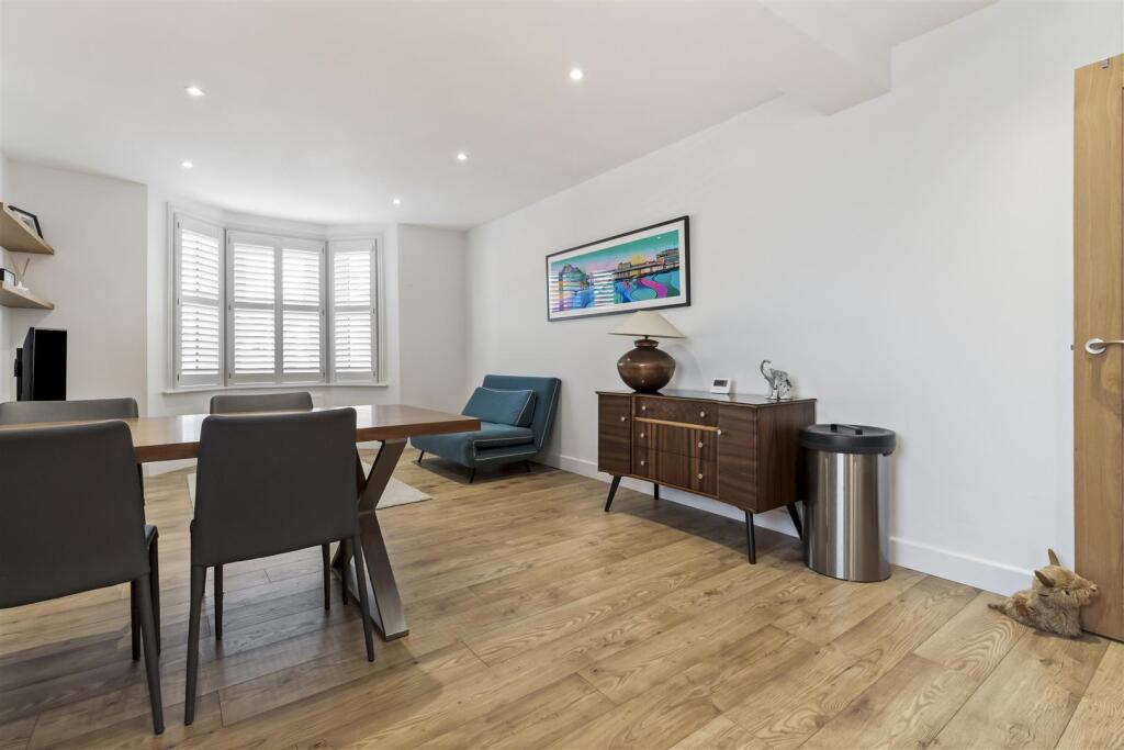 5. 19 Reigate Road_013.JPG