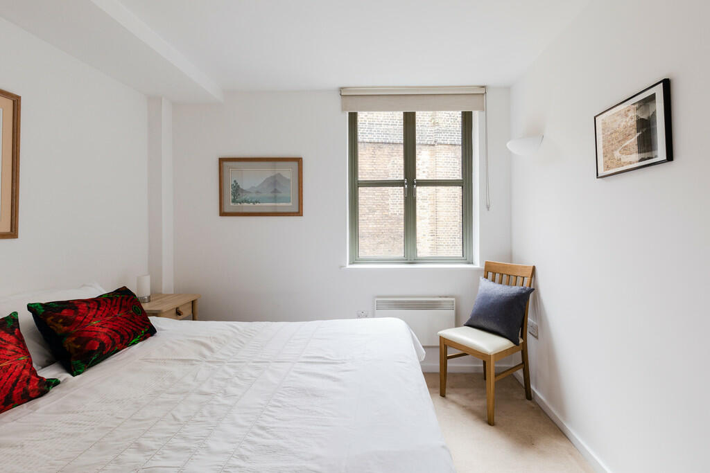 11 Victor Wharf, ...