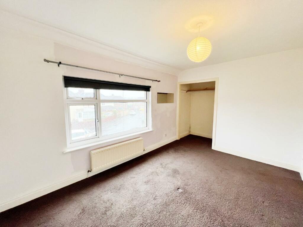 Bedroom 1 pic 2.jpg