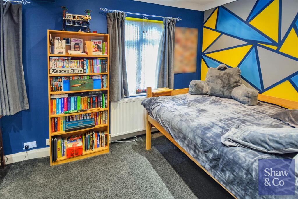 Bed2-02.jpg