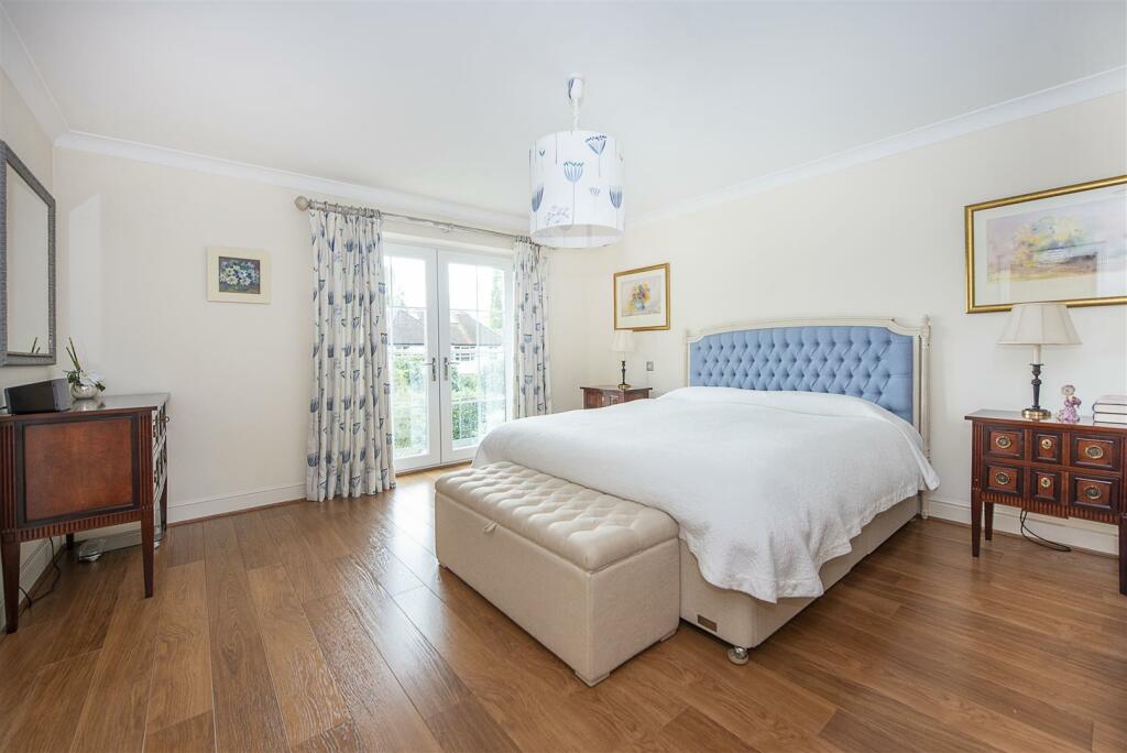 79-couchmore-0006.jpg