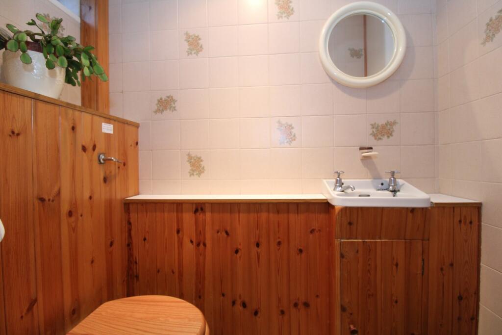 DOWNSTAIRS CLOAKROOM 