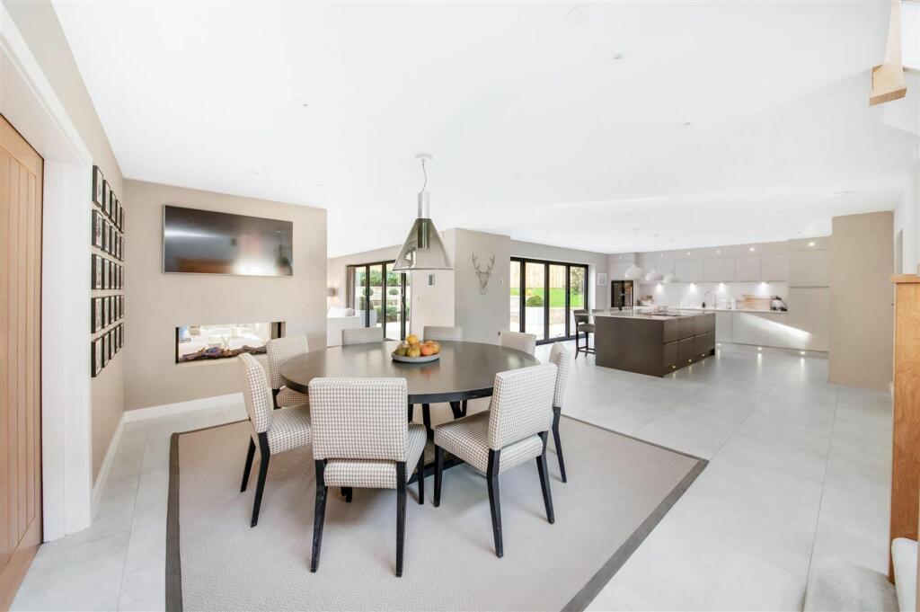OPEN PLAN LIVING DINING KITCHEN