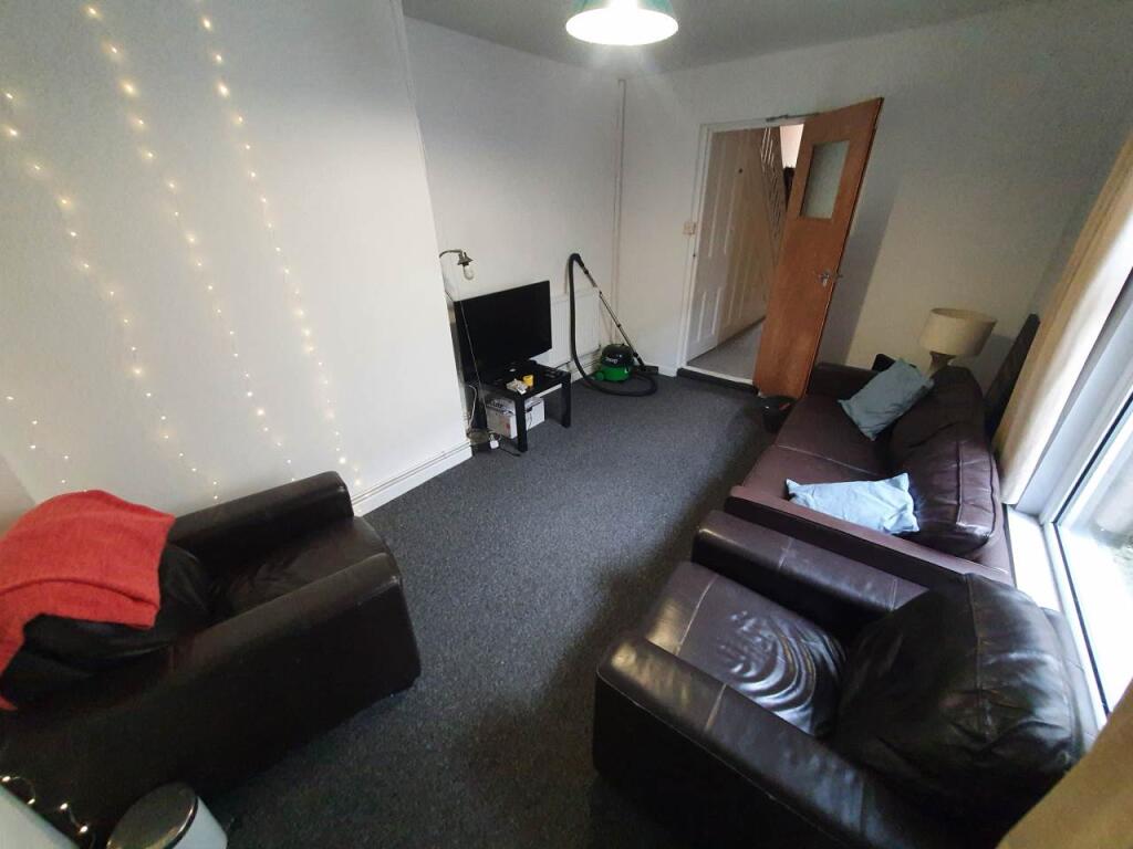 Living room (2)