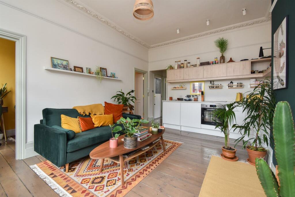 Living room &amp; kitchen