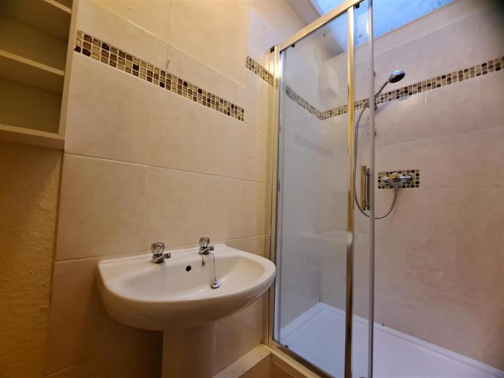 Shower Room .jpg