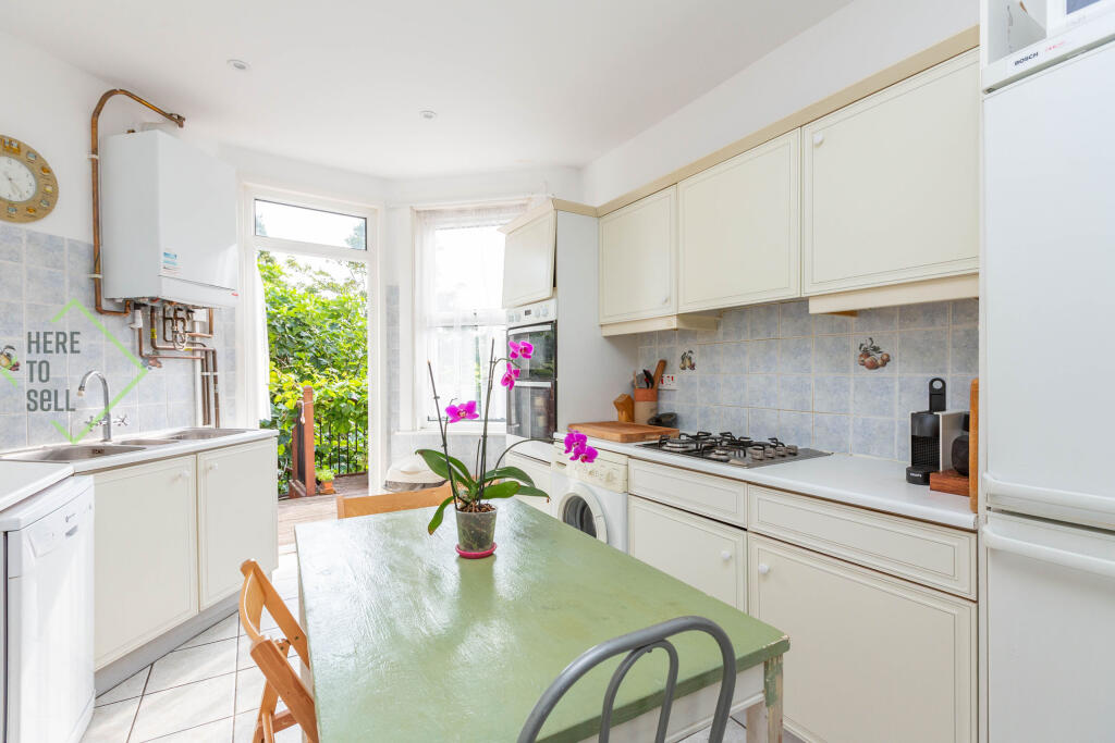 10 Hillside Avenue, N11 3DE-15