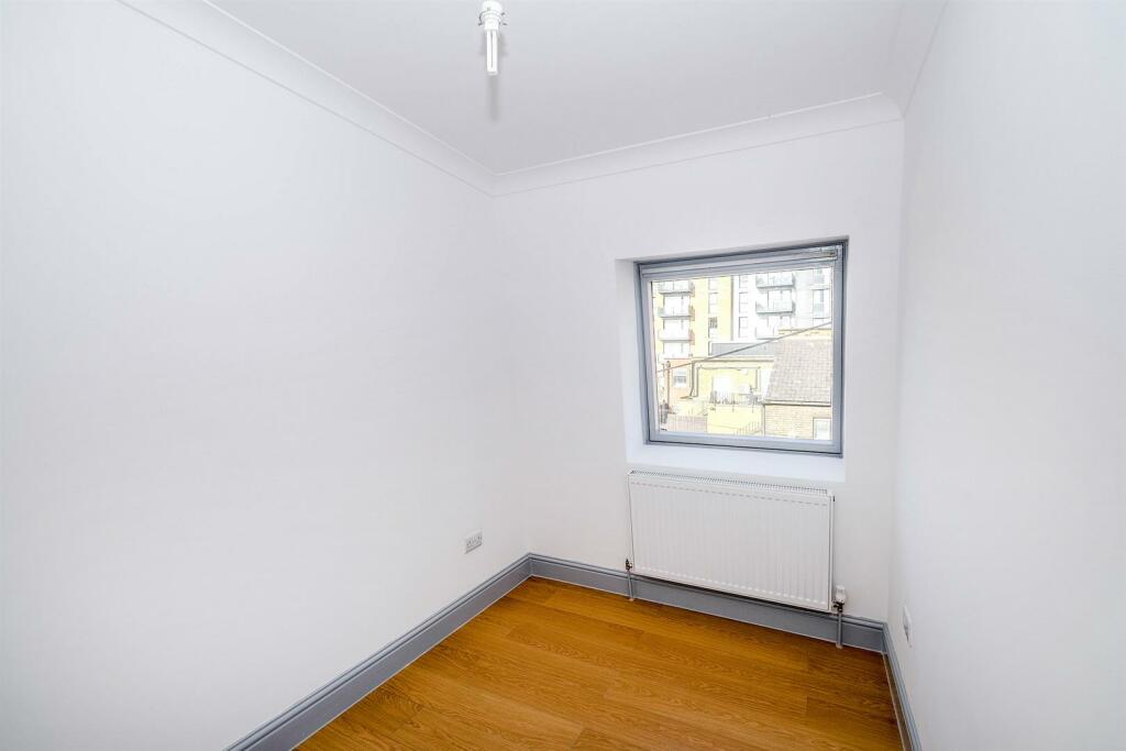 Second Bedroom (2).jpg