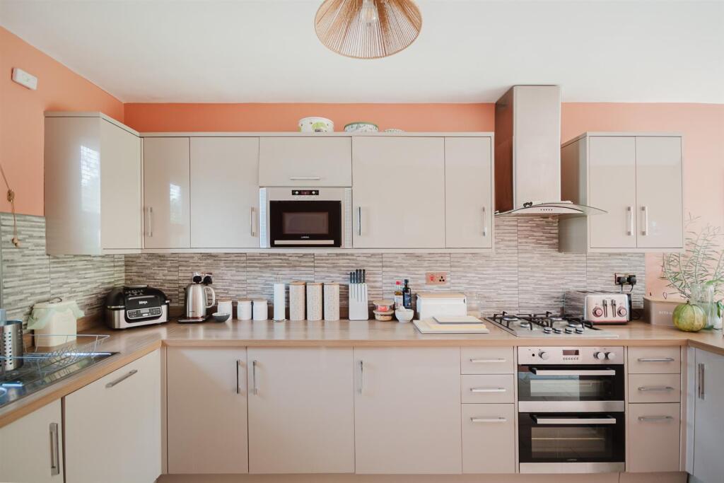 32 Oxford Square 5.jpg