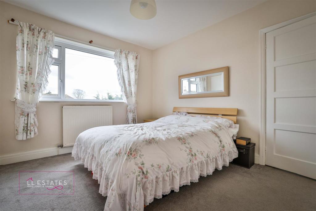 Castle View-28 bed 2.jpg