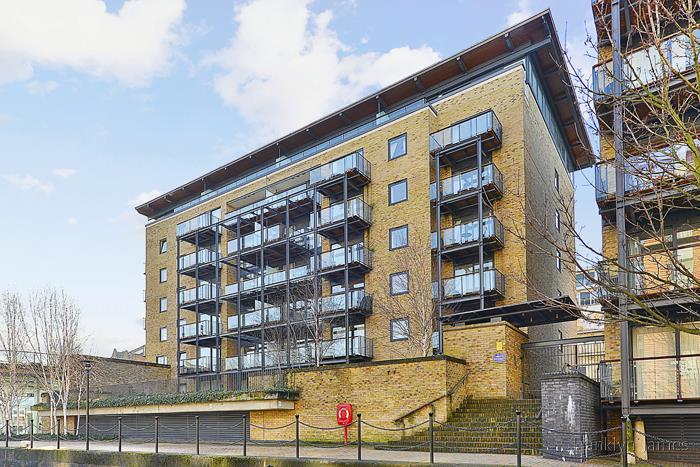 Medland-House10 700.jpg