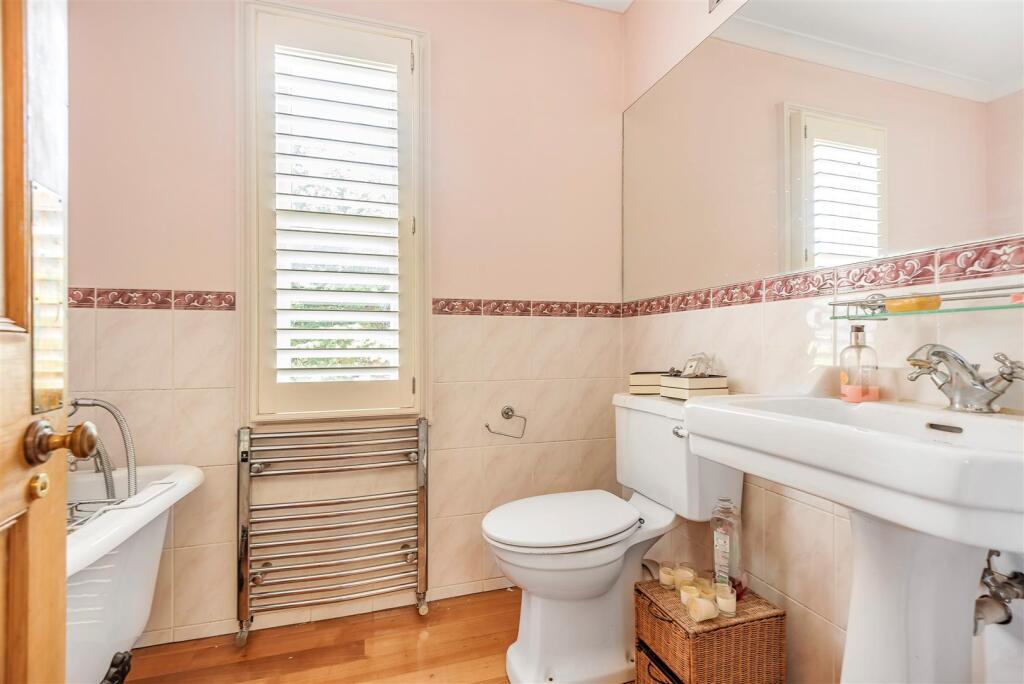 Bathroom.jpg