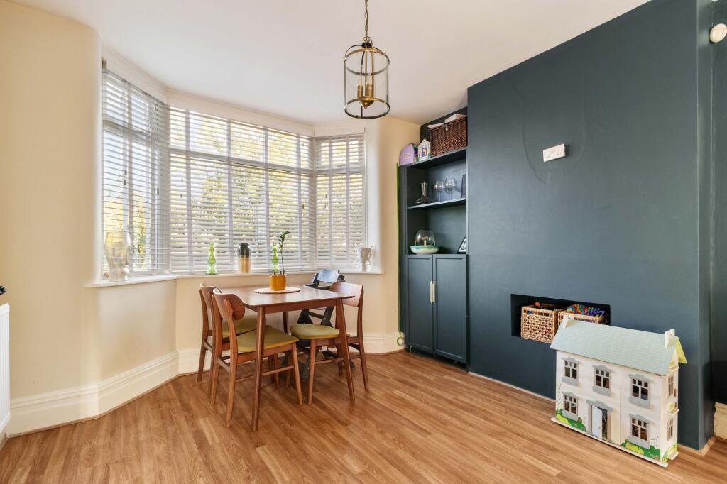 Living / Dining Area