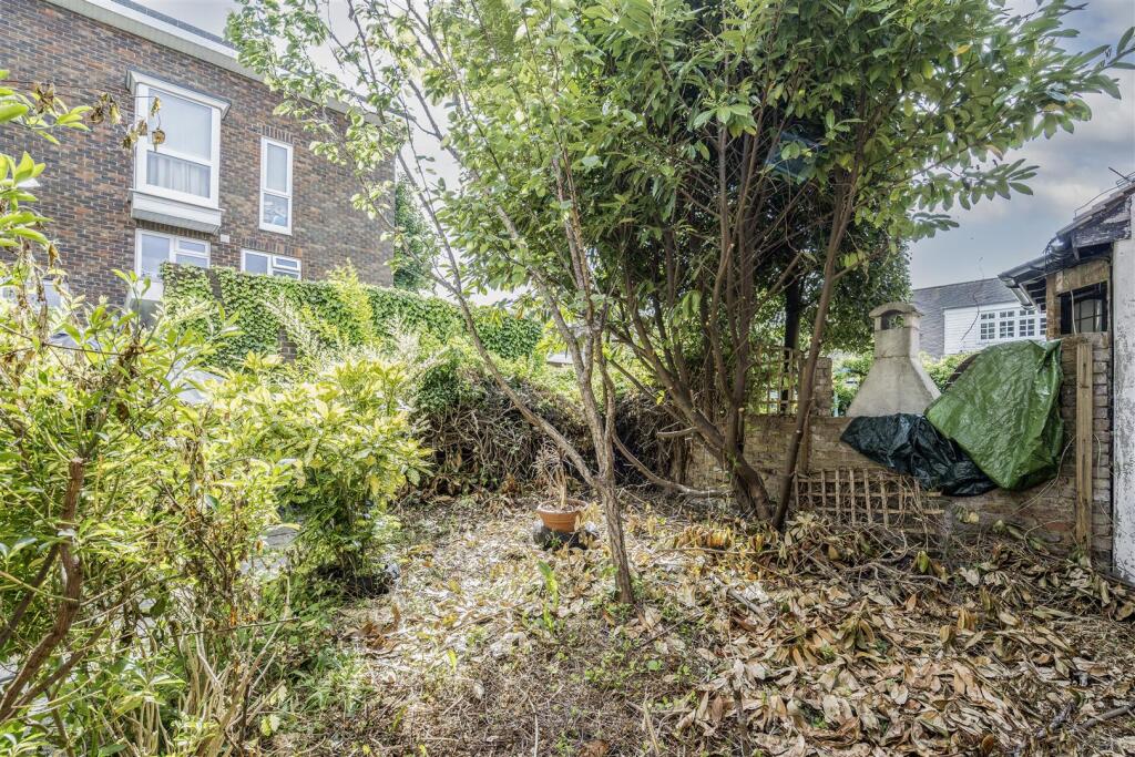 Davidson Frost-Wellings, DFW, Little Common, Stanm