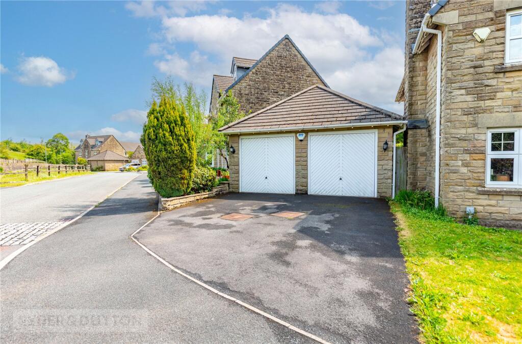 Double Garage/ Drive