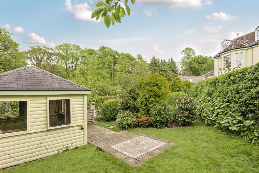 Garden and Summerhouse