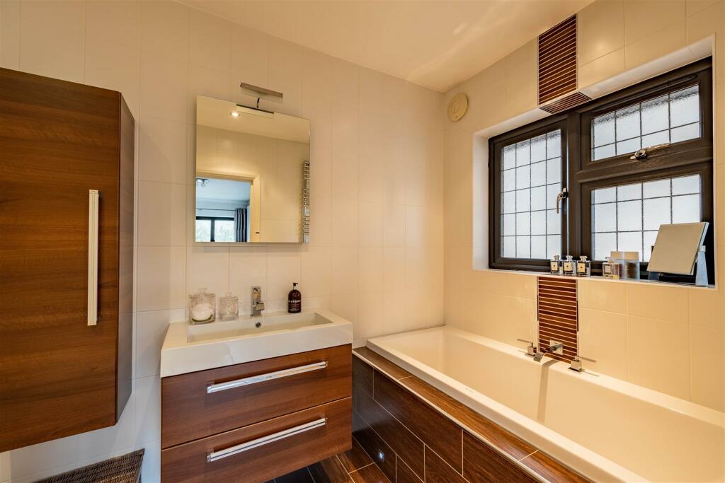 Ensuite