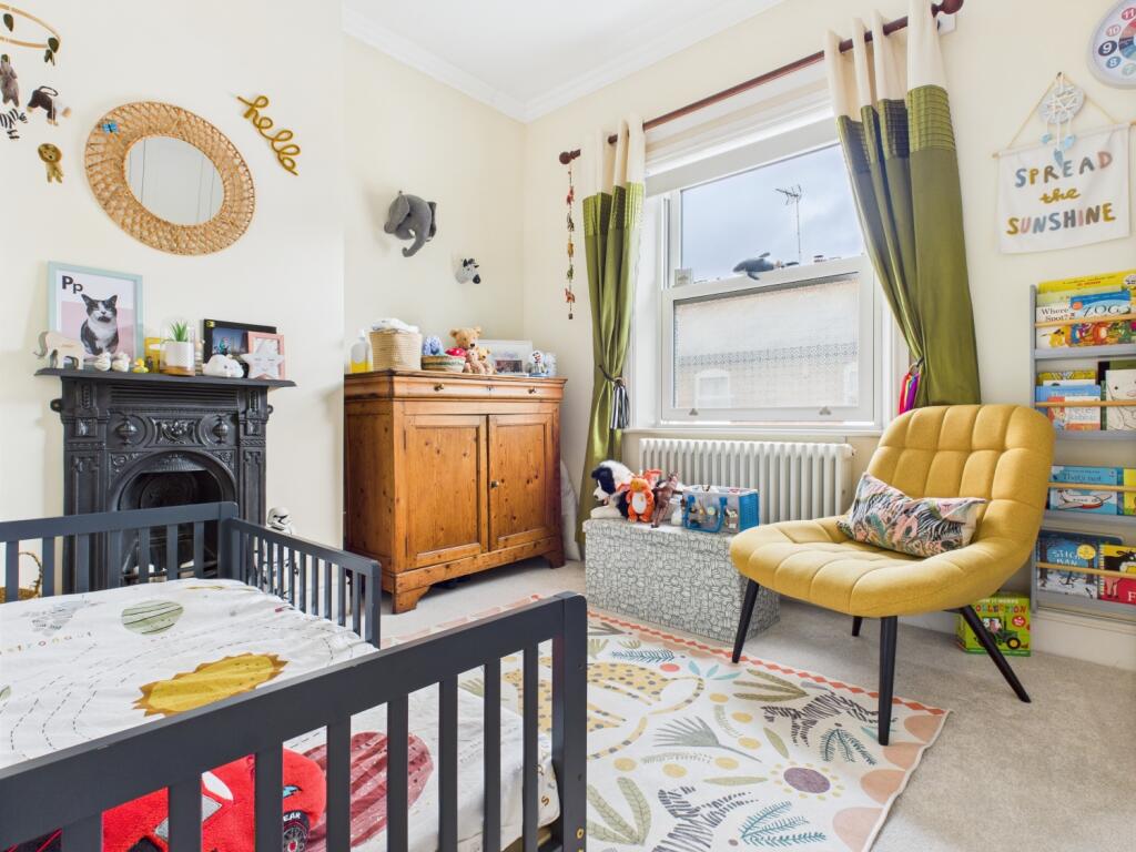 CAM03729G0-PR0080-STILL014