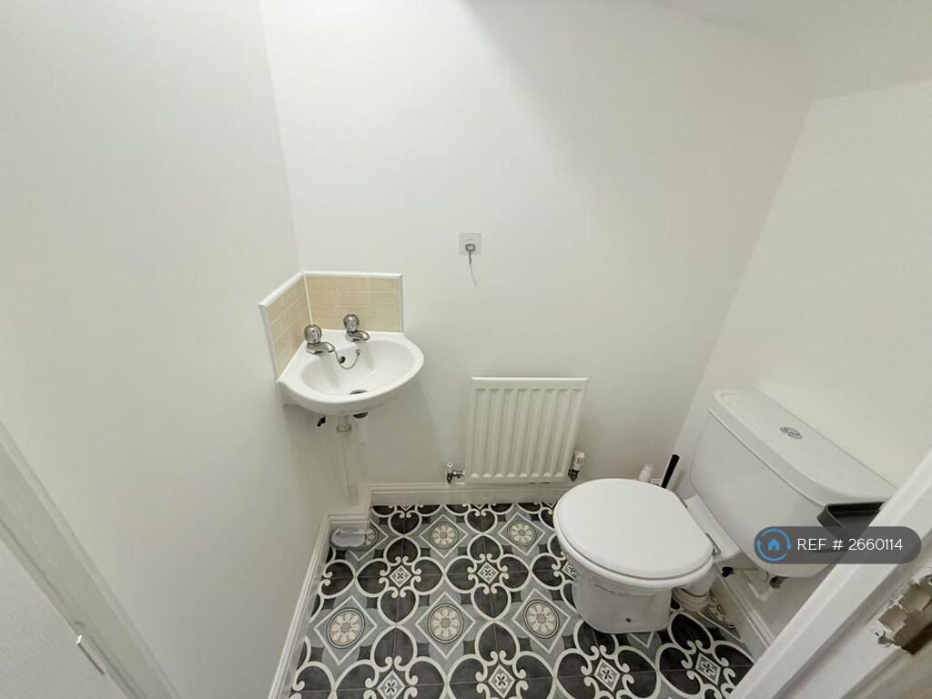 Downstairs Toilet 