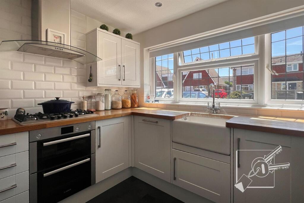 KITCHEN: