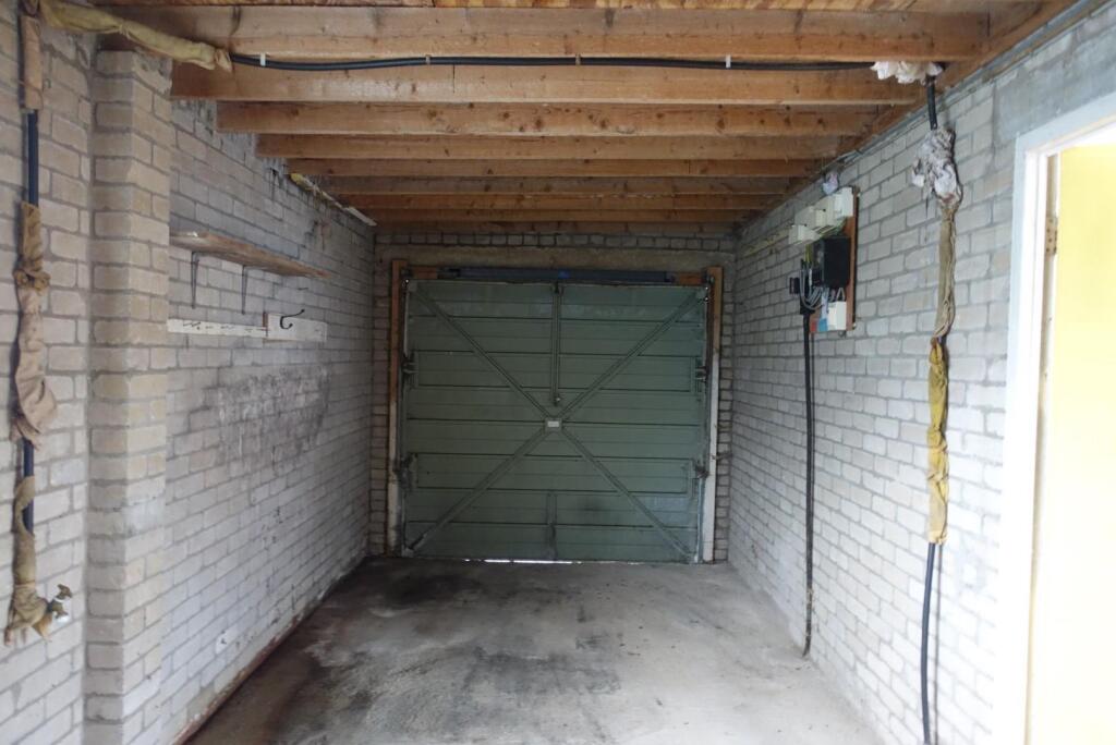 Garage 2.jpg