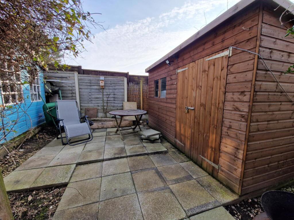 Summer house/outside office