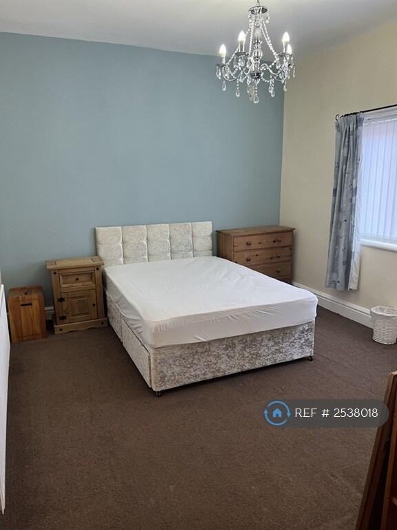 Upstairs Bedroom 2
