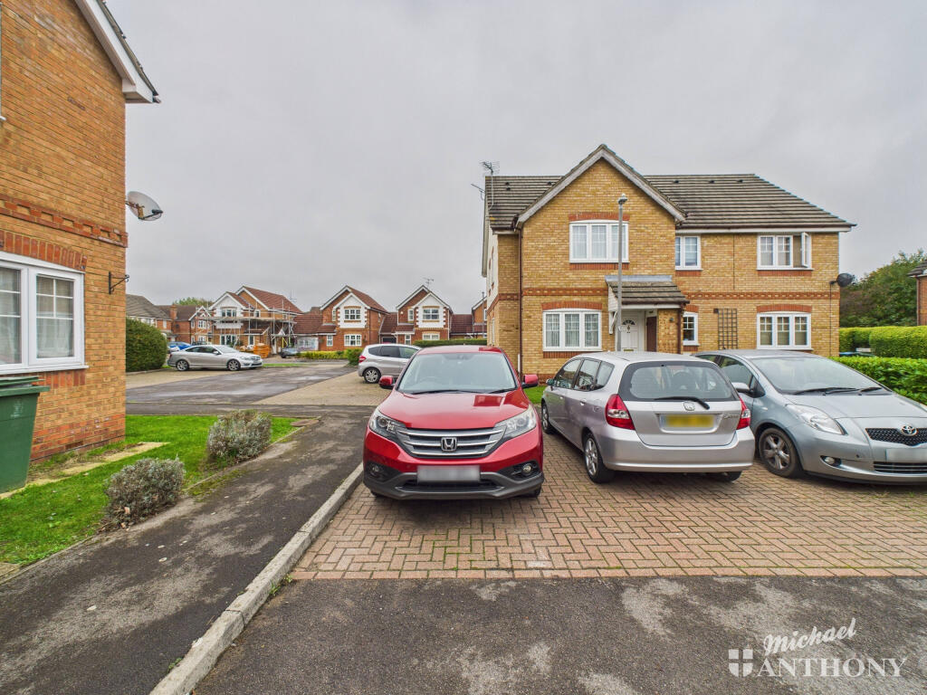 CAM03218G0-PR0796-STILL012