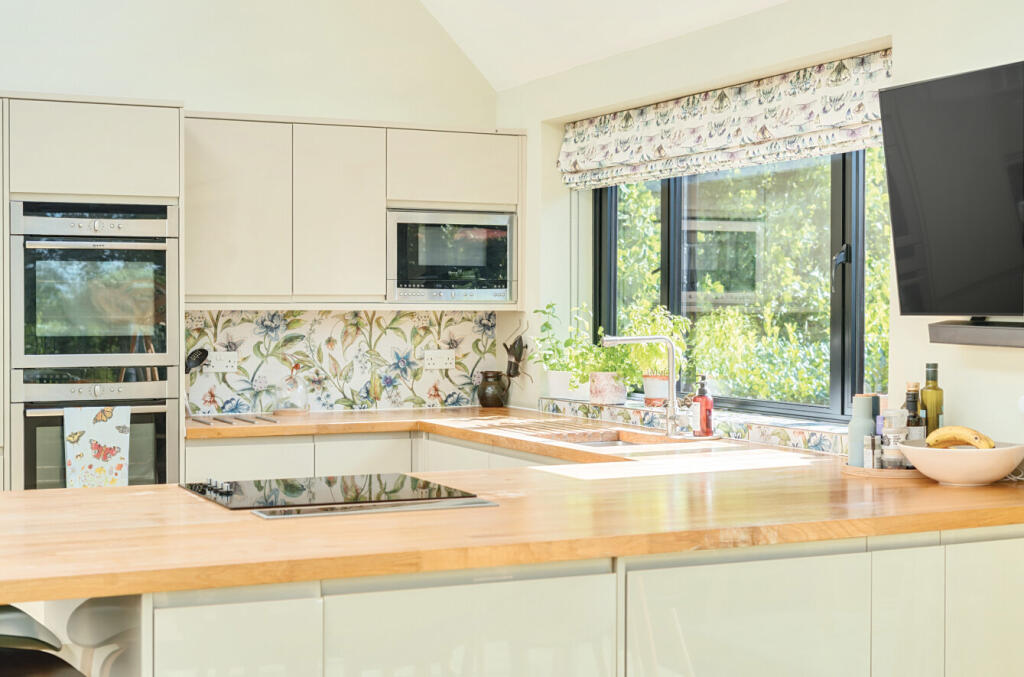 1335265-31-689255...