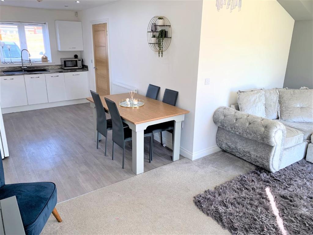 Living/Kitchen/Dining