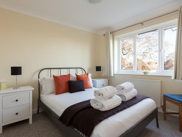 86 Lake Road-2_640_X_480.jpg