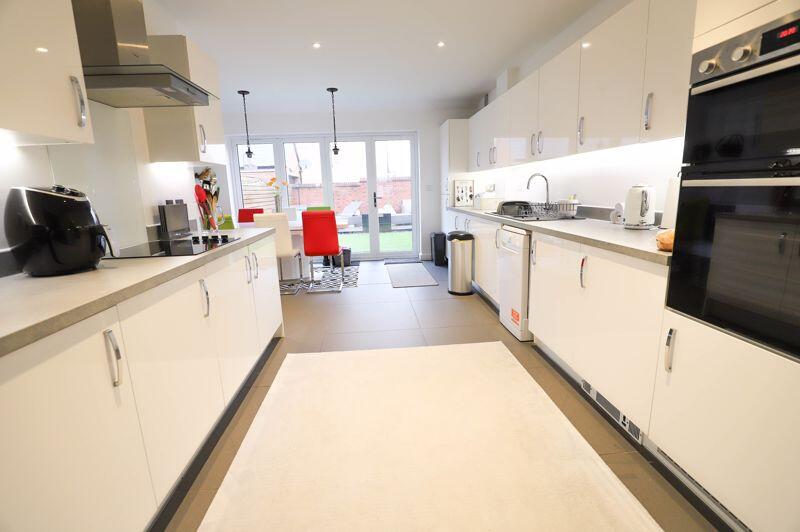 Kitchen diner
