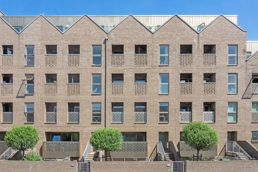 Exterior (1).jpg