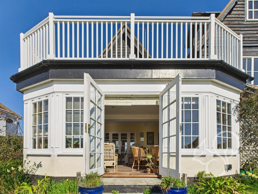 External View of Garden Room