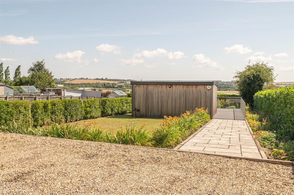 17 - 15 Pontefract Road S72 8AY.jpg