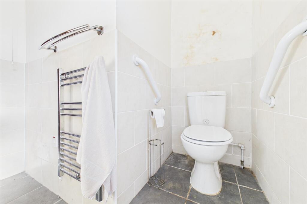 17 Pembroke Avenue, Shirehampton, Bristol BS11 9SJ