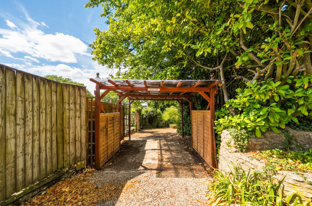 1325877-4-6877880...