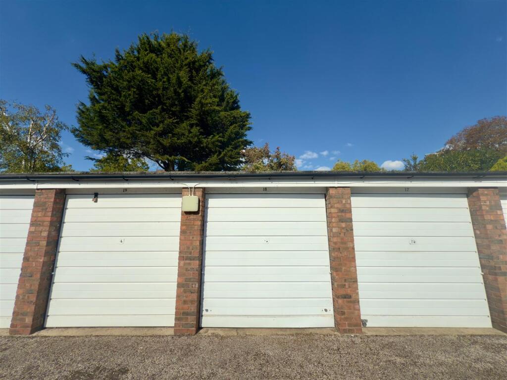 Garage.jpg