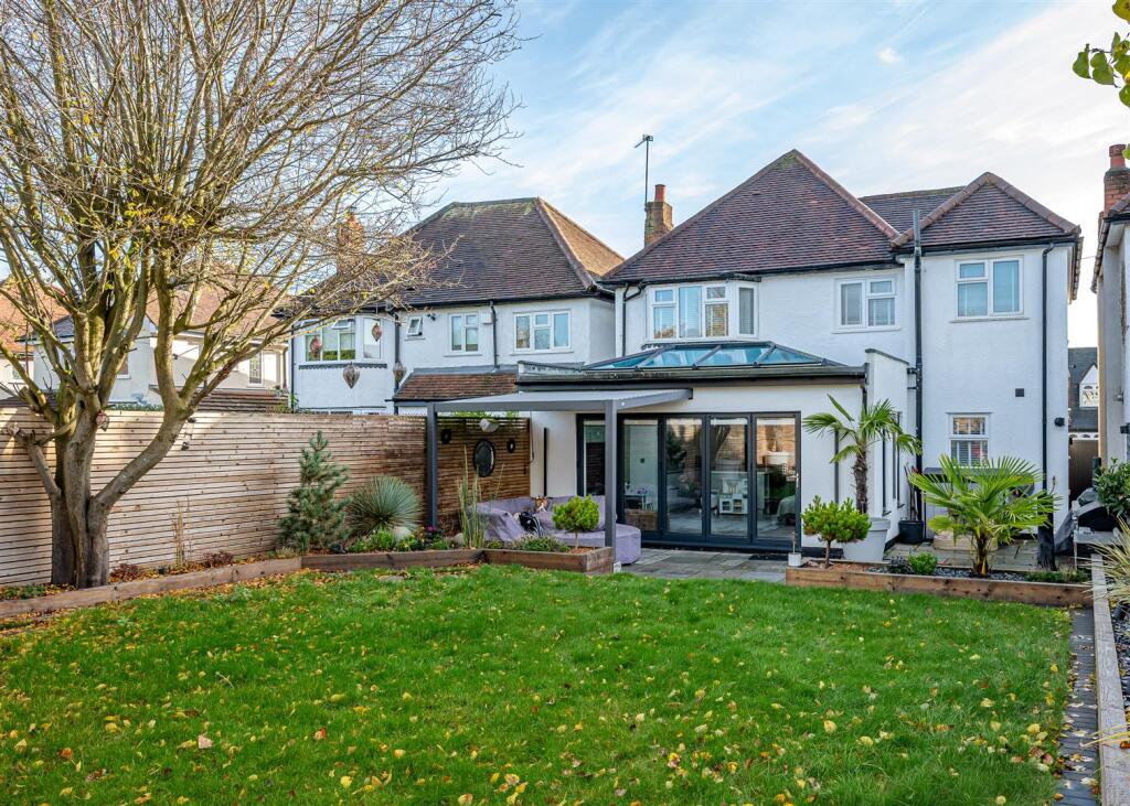 16 Knights Avenue-23.jpg