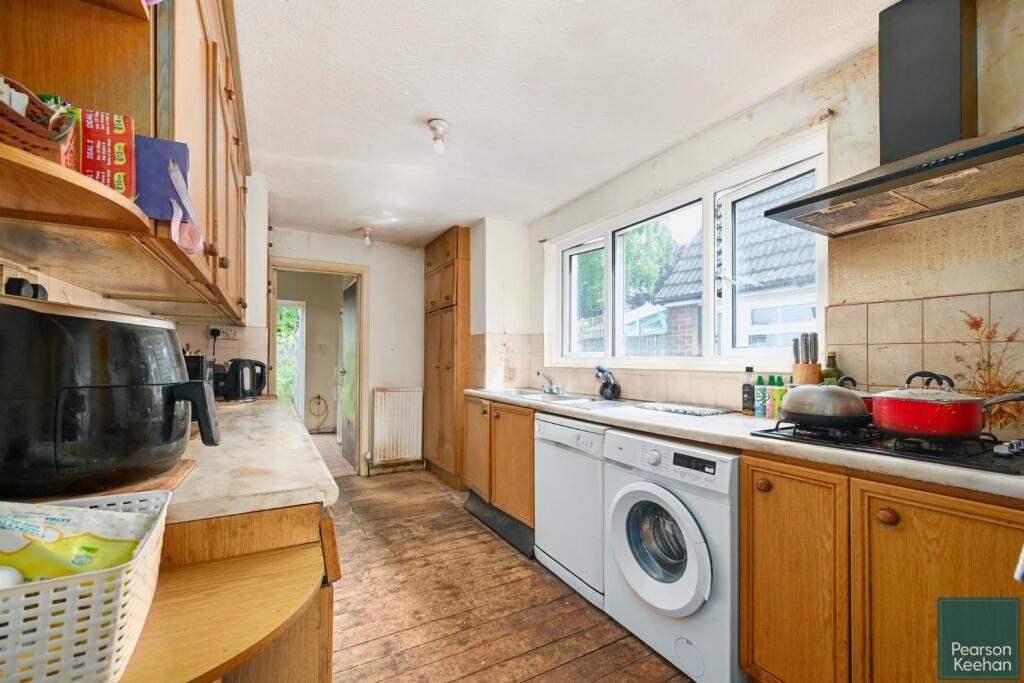 25 Neville Ave, BN3 (10).jpg