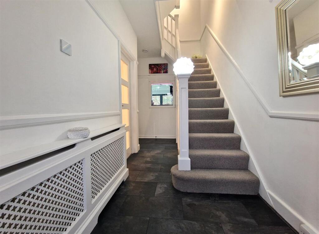 Hallway.jpg